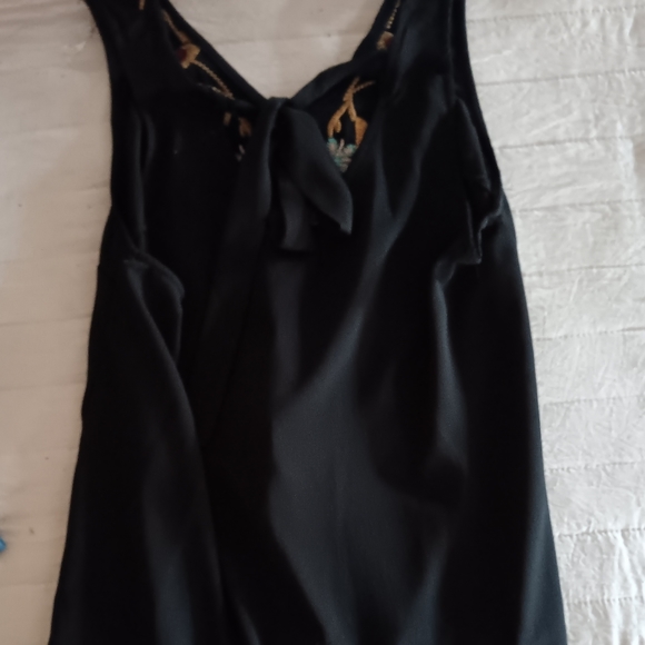 Ladies embroidered BOUTIQUE sleeveless tie back top. ladies small - Picture 3 of 3